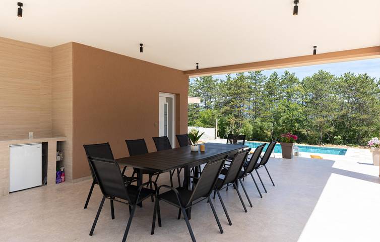 Gemütliche 295 m² große Wohnung mit Pool, WLAN und Parkplatz in der Nähe des Flusses Sija in Imotski, Makarska Riviera