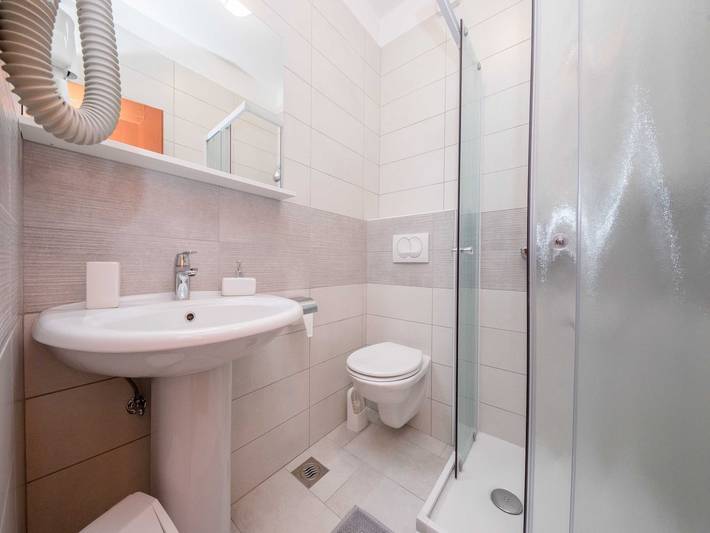 Ferienwohnung für 2 Personen, mit Garten, kinderfreundlich in Supetarska Draga