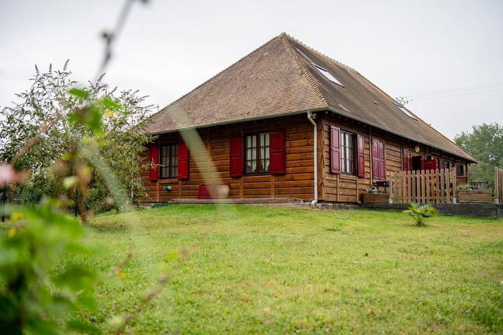 Chalet pour 10 personnes, avec jardin et terrasse