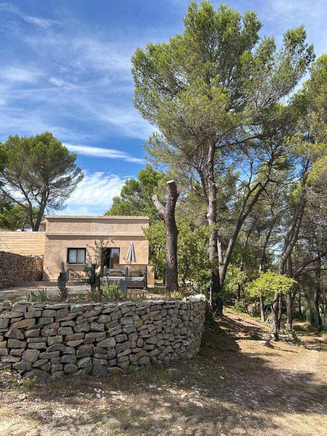 Location de vacances pour 2 personnes, avec vue et jardin à Rognes - 2