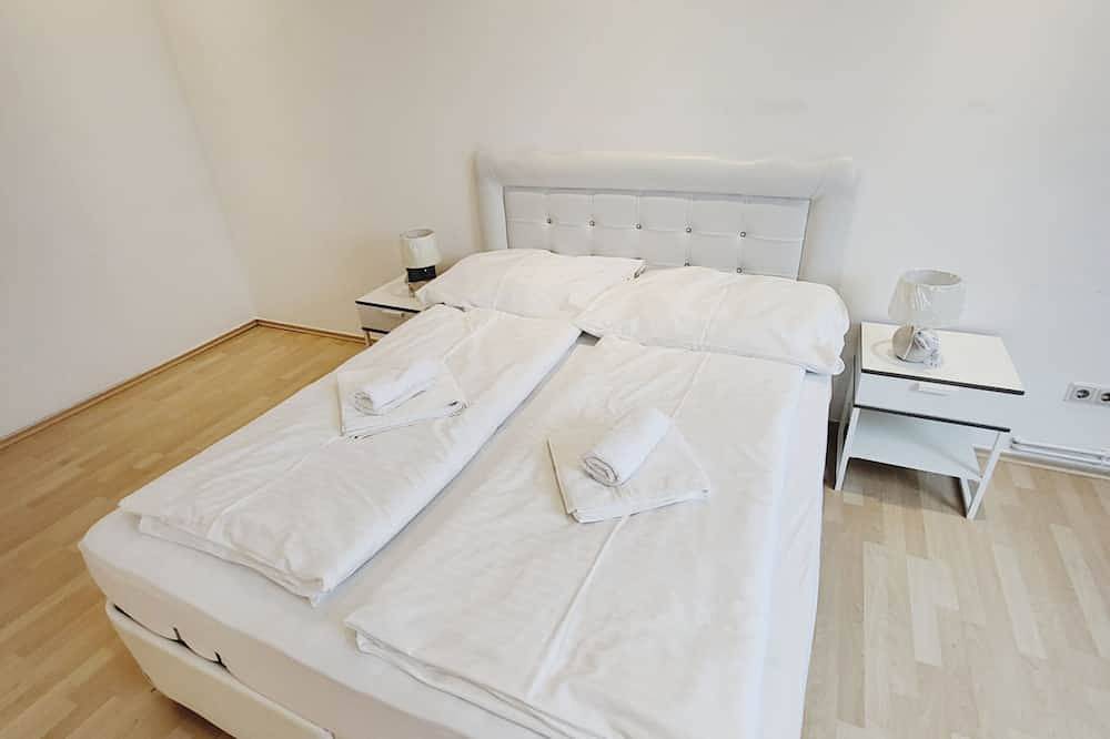 Apartamento entero, A Greek kingdom with fine food in Stockerau, Korneuburg