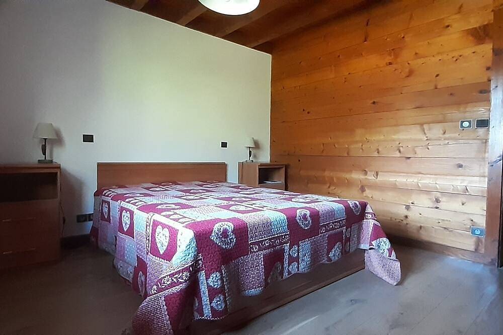 Chalet zwischen See und Berg Jacuzzi in Les Clefs, Annecy und Umgebung