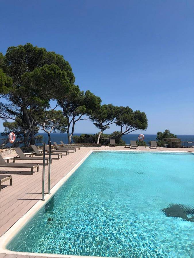 Hôtel pour 3 personnes, avec sauna et piscine ainsi que jardin et vue