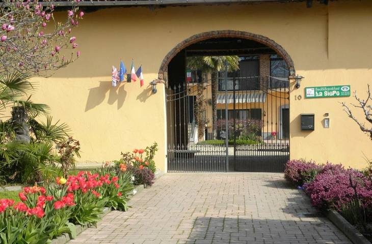 B&b per 5 persone, con Balcone e Terrazza nonché Giardino e Piscina a Pinerolo