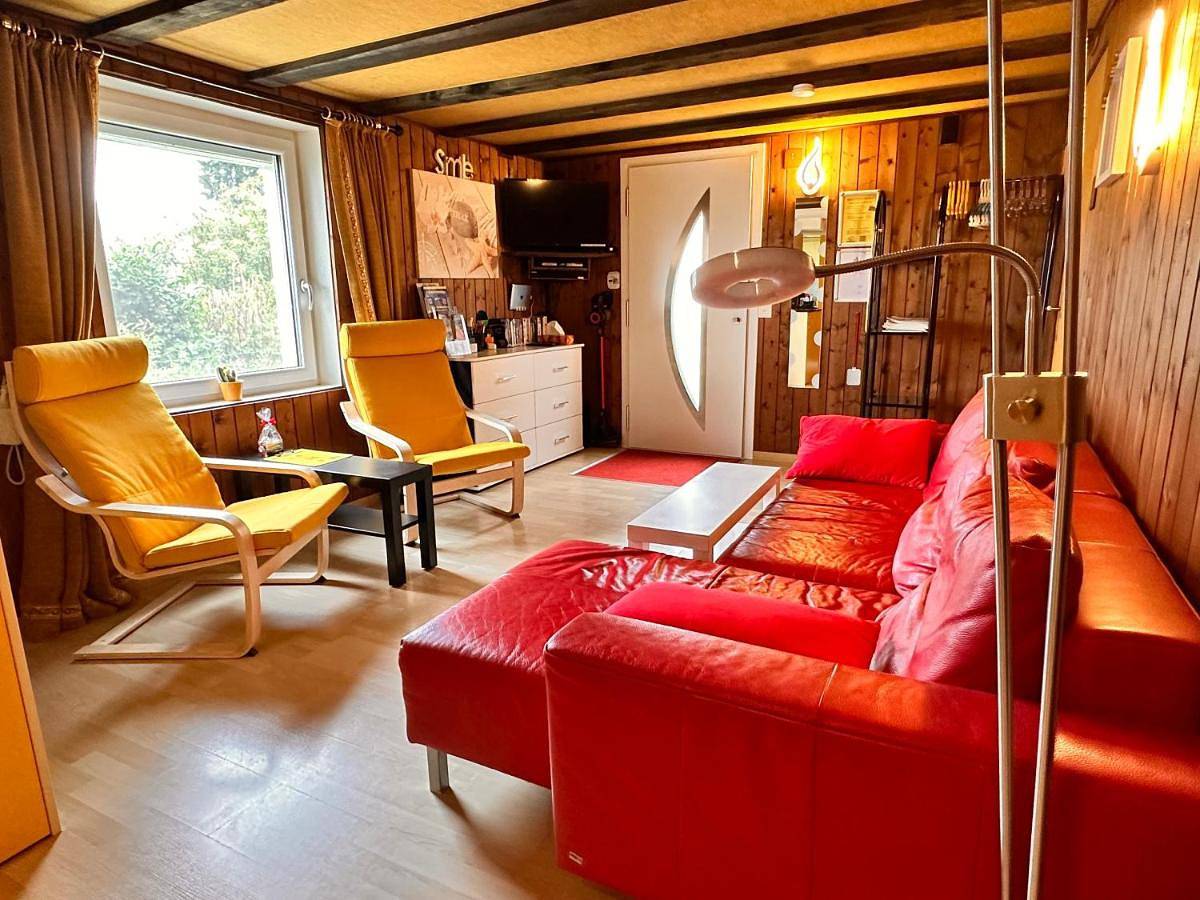 Ganze Wohnung, Bijouswiss " Yellow House" in Walensee (Heidiland), Quarten