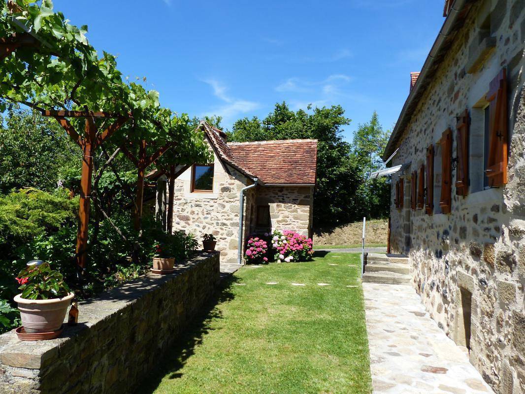 Gîte für 6 Personen mit Garten in Le Bouyssou, Lot