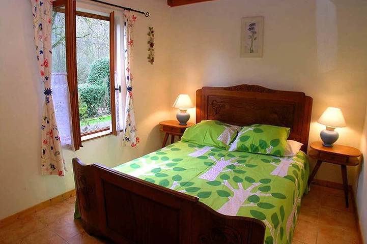 Gîte pour 4 personnes, avec jardin ainsi que piscine et terrasse à Vernoux-en-Gâtine - 2