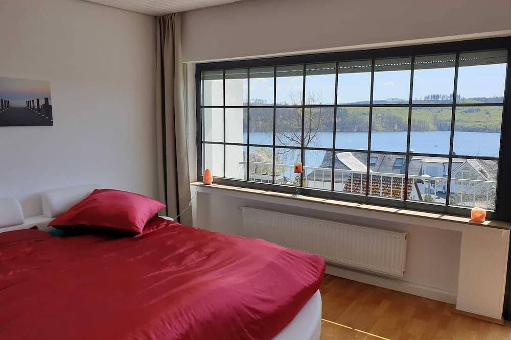 Ferienhaus am Sorpesee mit Panoramablick auf den See in Langscheid (Sorpesee), Sundern