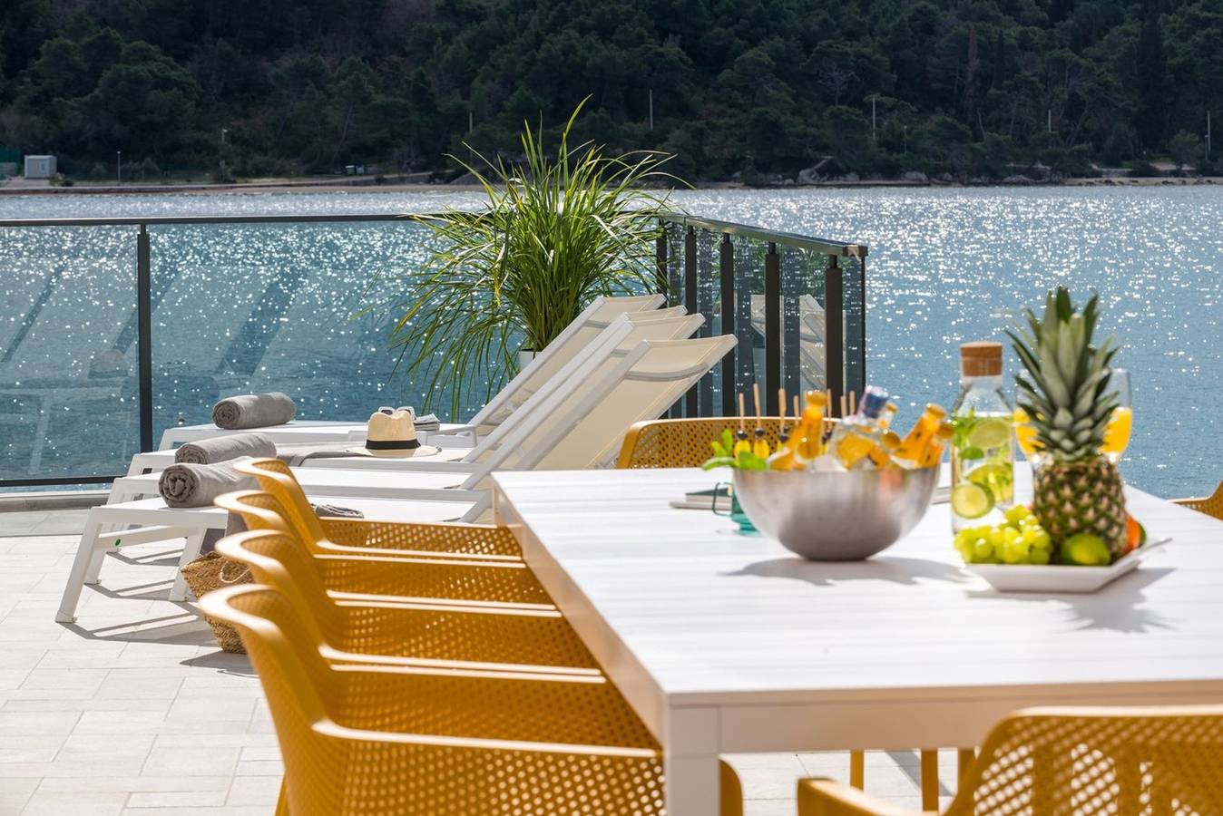 Luxury Seafront Villa Felicita Dubrovnik with Pool in Slano, Condado de Dubrovnik-Neretva