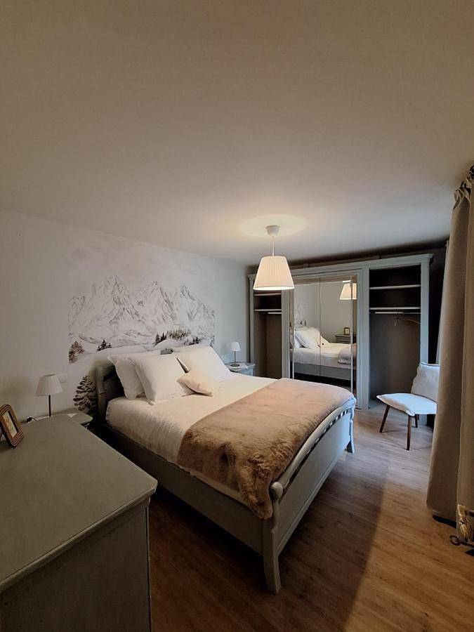 Chambre d’hôte pour 4 personnes, avec Jacuzzi et Terrasse ainsi que Sauna et Vue à Laruns
