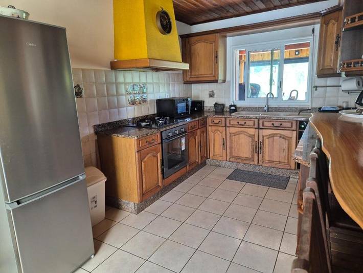 Location de vacances pour 10 personnes, avec terrasse ainsi que vue et jardin, adapté aux familles à La Plaine-des-Palmistes - 3