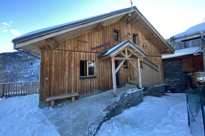 Gîte pour 15 personnes, avec Terrasse à Saint-Martin-d'Arc