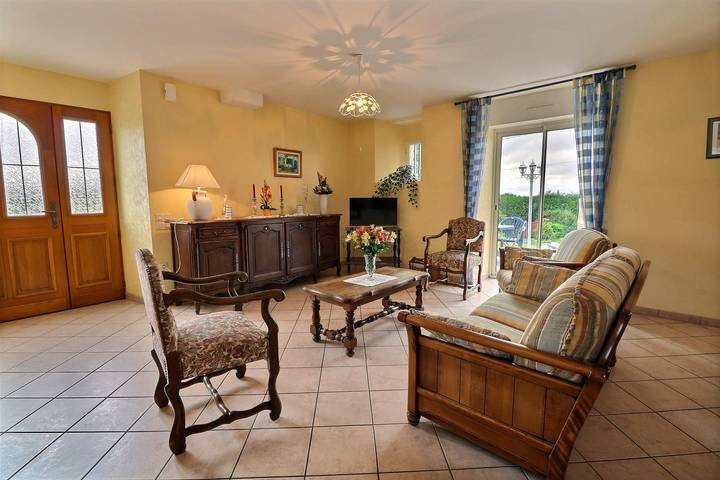 Gîte pour 8 personnes, avec jardin et terrasse à Bazouges-la-Pérouse - 4