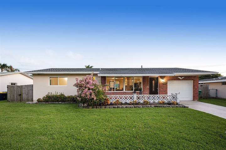 Vacation rental for 10 people, with terrace in Dania Beach