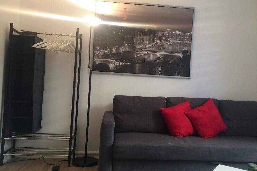 Appartement entier, Studio Confortable à Bercy proche de la Gare de Lyon in Paris 12e Arrondissement, Paris