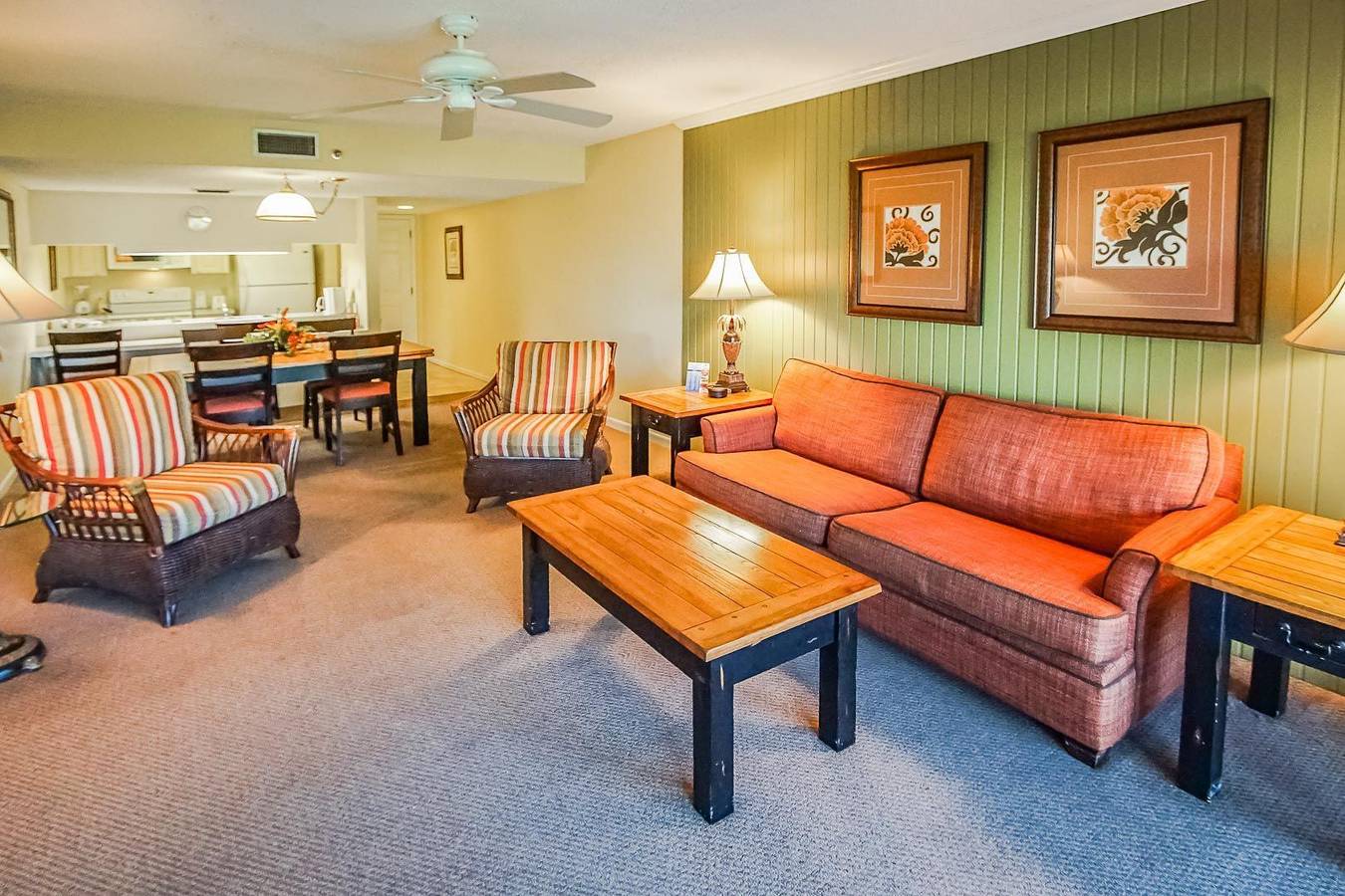 Entire apartment, Sand Pebble Resort in Treasure Island, Pinellas County