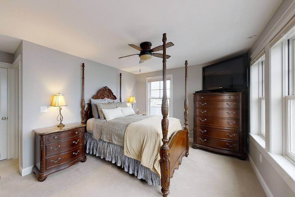 Hochwertiges Haus mit wunderschönem Meerblick - gegenüber vom Strand! in York Beach, Cape Neddick