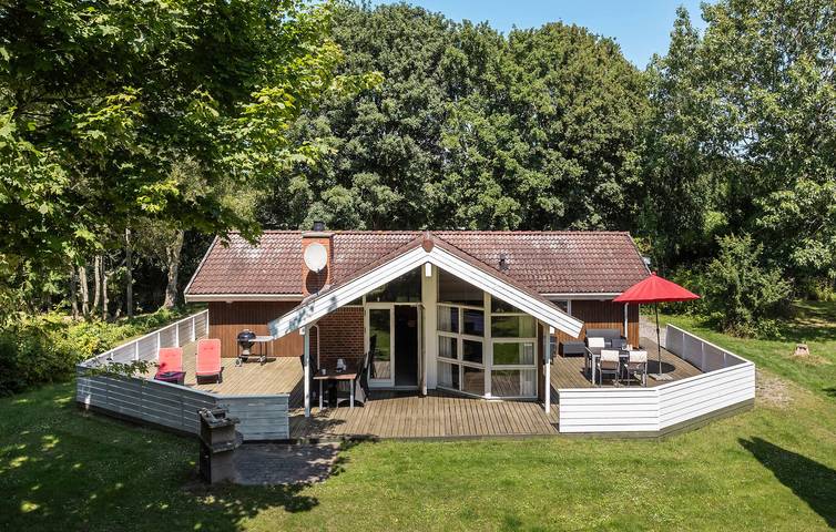 Ferienhaus für 10 Personen, mit Terrasse und Whirlpool sowie Garten und Sauna
