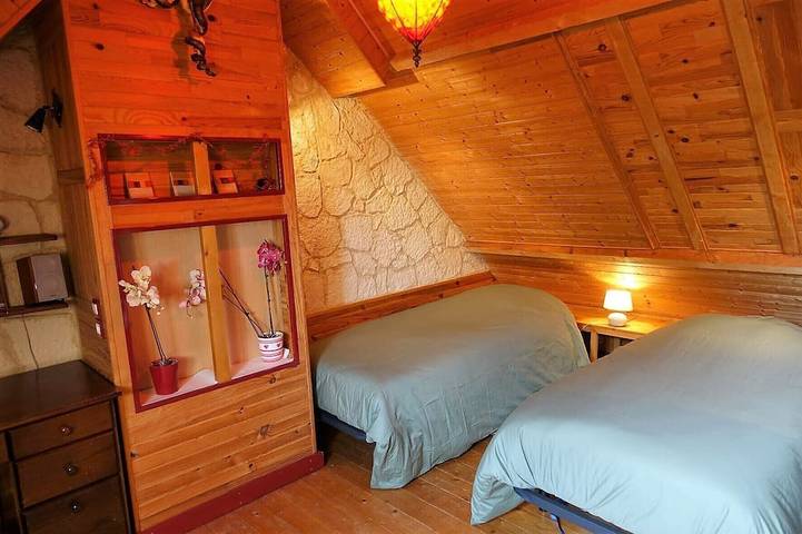 House 8 people in quiet village with enclosed garden in Locmaria, Côte des Mégalithes