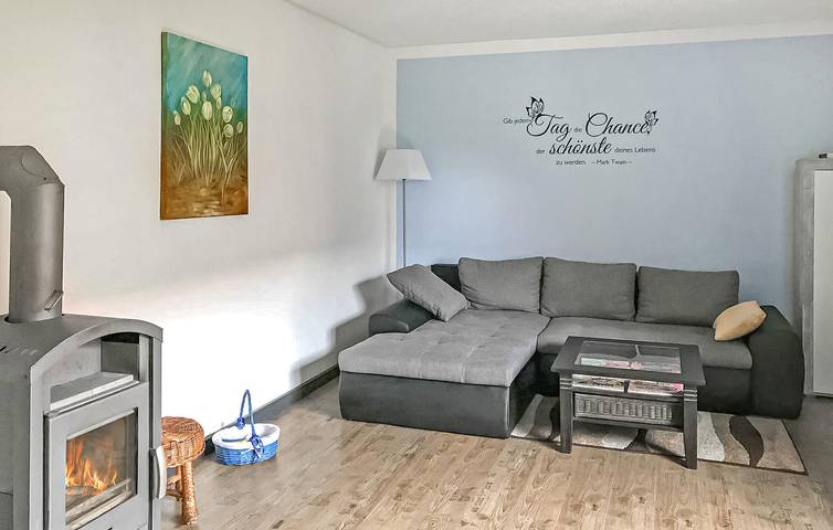 Ganze Ferienwohnung, Modernes Apartment am See mit Parkplatz und WiFi in Roggentin (Mirow), Mirow