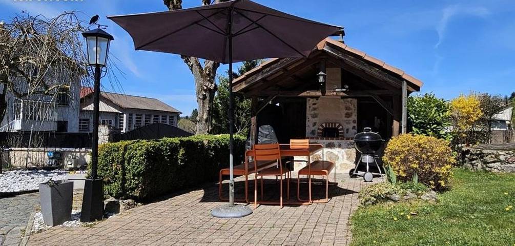 Maison d’hôte pour 7 personnes, avec vue ainsi que piscine et jardin dans la Loire - 3