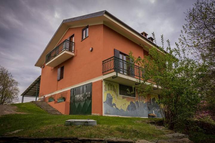 Location de vacances pour 4 personnes, avec vue ainsi que terrasse et jardin, animaux acceptés à Giaveno - 4