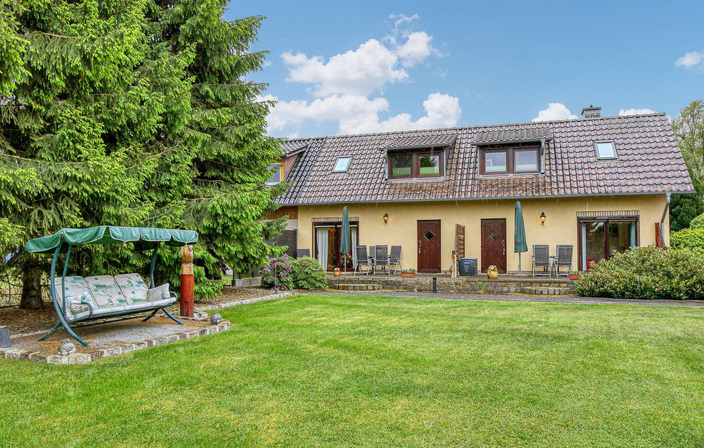 Ganze Ferienwohnung, Stolpe Oase: Charmantes 2BR Apt, 2km zur Küste, 300m zum Stadtzentrum in Stolpe auf Usedom, Usedom