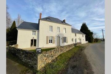 Gîte pour 2 personnes, avec vue et jardin à Châtillon-sur-Colmont
