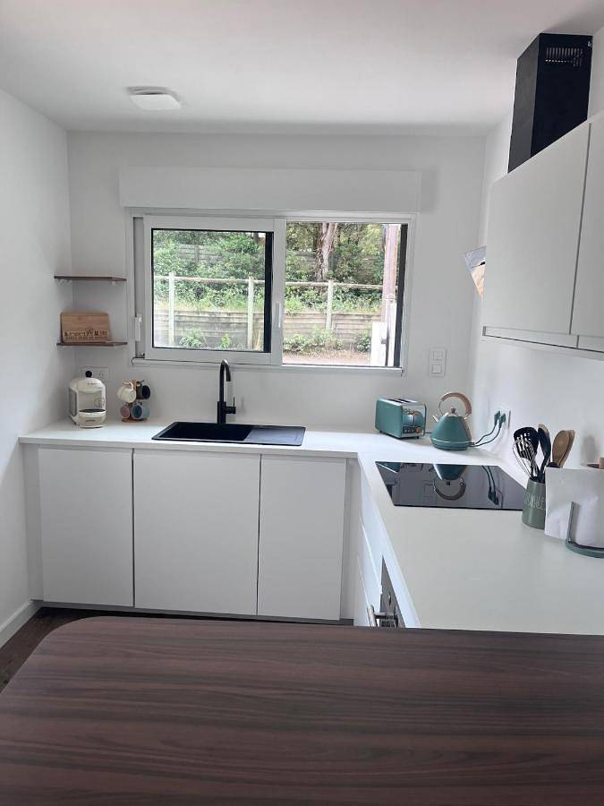 Location de vacances pour 4 personnes, avec vue et jardin, animaux acceptés dans Plage De La Paree Du Jonc - 4