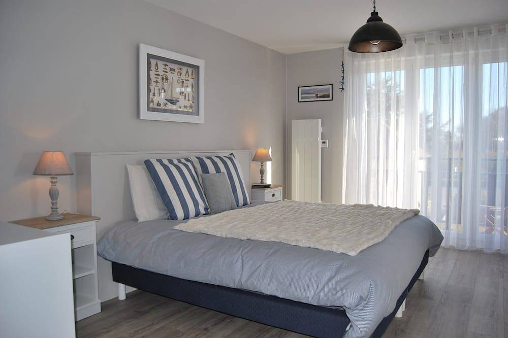 Entire apartment, Large F2/Parking/Private residence/Sea 300 Meter Landing Beaches in Asnelles, Côte de Nacre