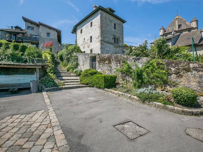 Gîte pour 2 personnes, avec terrasse et jardin ainsi que vue et vue sur le lac à Yvoire - 2
