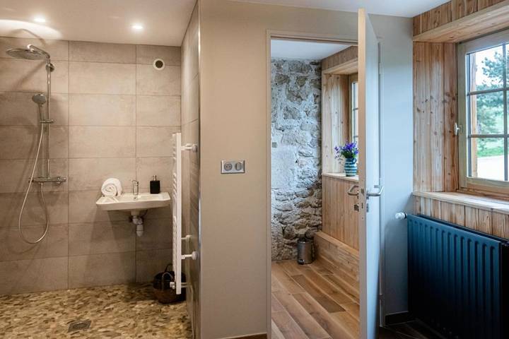 Gîte pour 2 personnes, avec terrasse et jardin à Saint-Anthème - 3