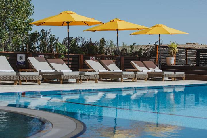 Hôtel pour 2 personnes, avec jacuzzi et terrasse ainsi que jardin et piscine