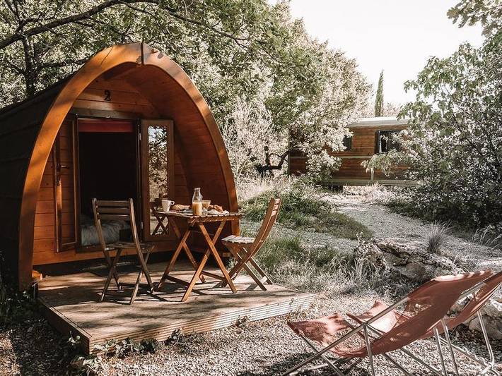 Domaine Saint Cerice - Hébergement 2 personnes - Le Pod : la cabane 100 % nature / avec petit déjeuner / 2 pers inclus / Spa privatif en option in Vogüé, Ardèche