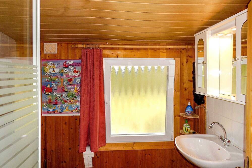 Ferienhaus Sonnenschein - Bungalow und Ferienwohnung auf Rügen in Kluis, Rügen