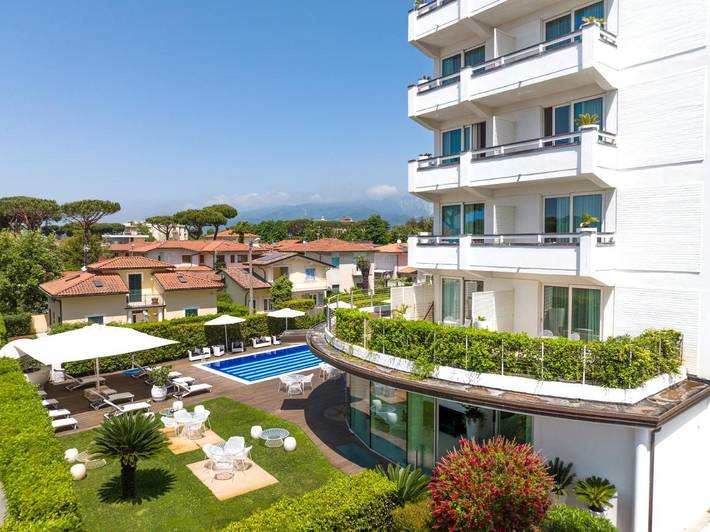 Hotel voor 2 personen, with tuin and sauna as well as uitzicht and zwembad, met huisdier in Marina di Pietrasanta