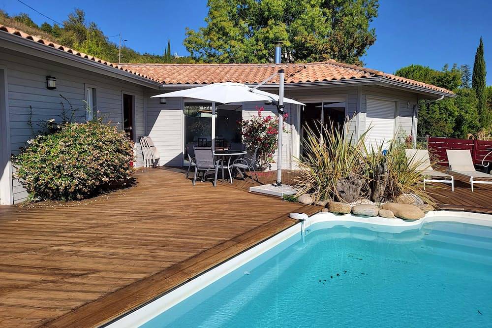 Villa climatisée piscine terrasse, parking, toit solaire et  borne recharge . in Hérépian, Région de Béziers