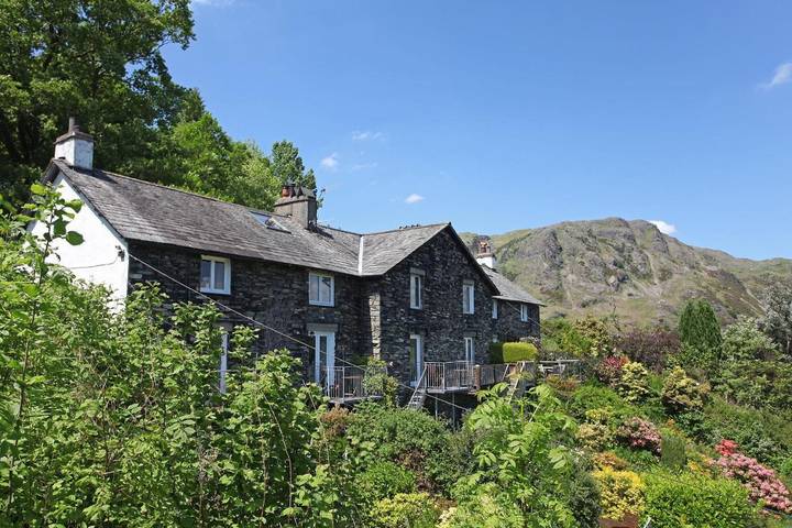 Holiday rental for 4 people, with terrace and garden as well as lake view, with pets in Coniston