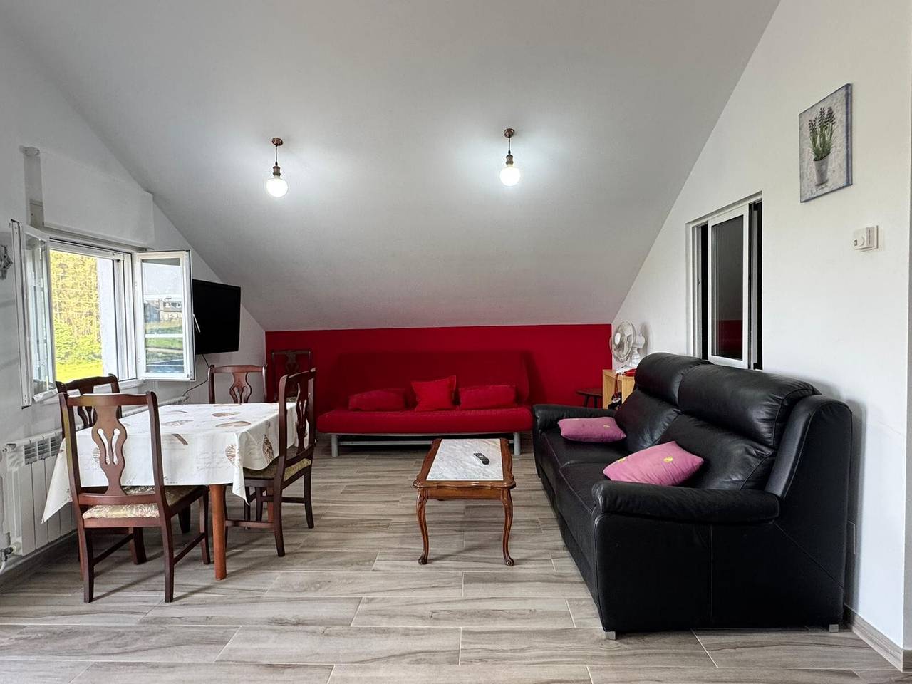 Apartamento entero, Apartamento en casa rural La Pradera con vistas a la montaña, jardín y Wi-Fi in Vilaronte, Foz