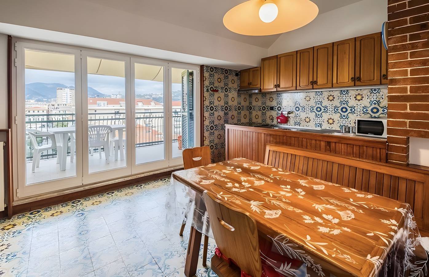 Apartamento entero, La Dimora de Alda: Vistas al mar y a Lavagna, terraza y parking privado in Lavagna, Lavagna Municipio