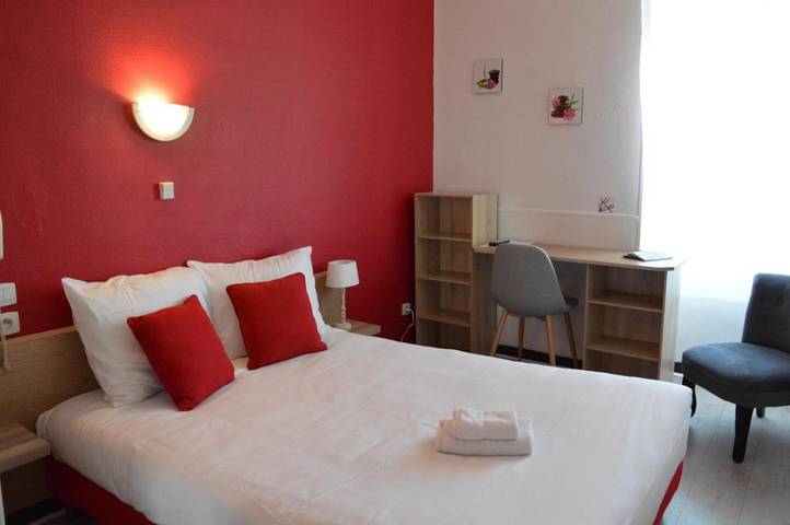 Hôtel pour 5 personnes, avec vue et terrasse, animaux acceptés