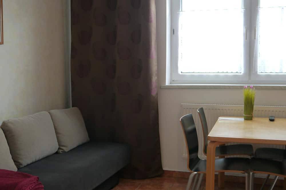 Ganze Wohnung, Ferienhaus Posejdon: 2 Zimmerwohnung für 2-3 Personen, 450m vom Strand,Naturpark in Rowy, Slowinzischer Nationalpark
