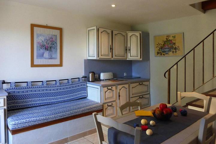 Location de vacances pour 4 personnes, avec terrasse à Bellegarde - 3