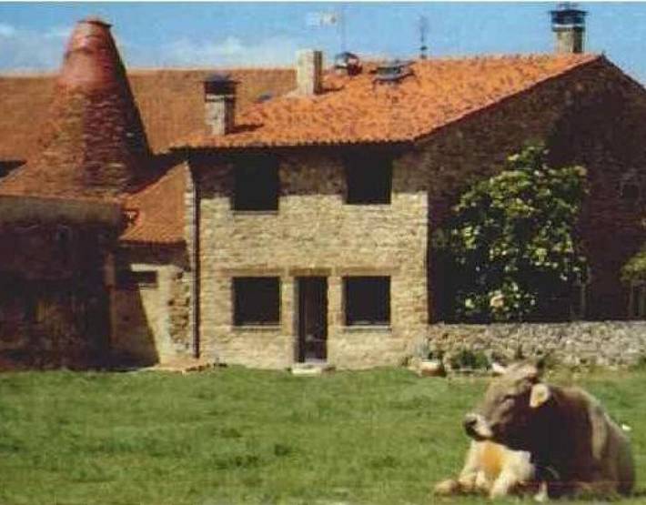 Landhaus 'Sierra De Tabanera' in Soria mit Aussicht und privatem Garten in Almarza, Soria Provinz