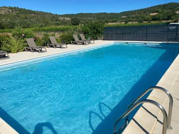 Gîte pour 4 personnes, avec jardin et piscine, animaux acceptés à Péret