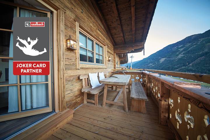 Ferienhaus für 4 Personen, mit Balkon und Whirlpool sowie Terrasse und Sauna in Saalbach-Hinterglemm-Leogang