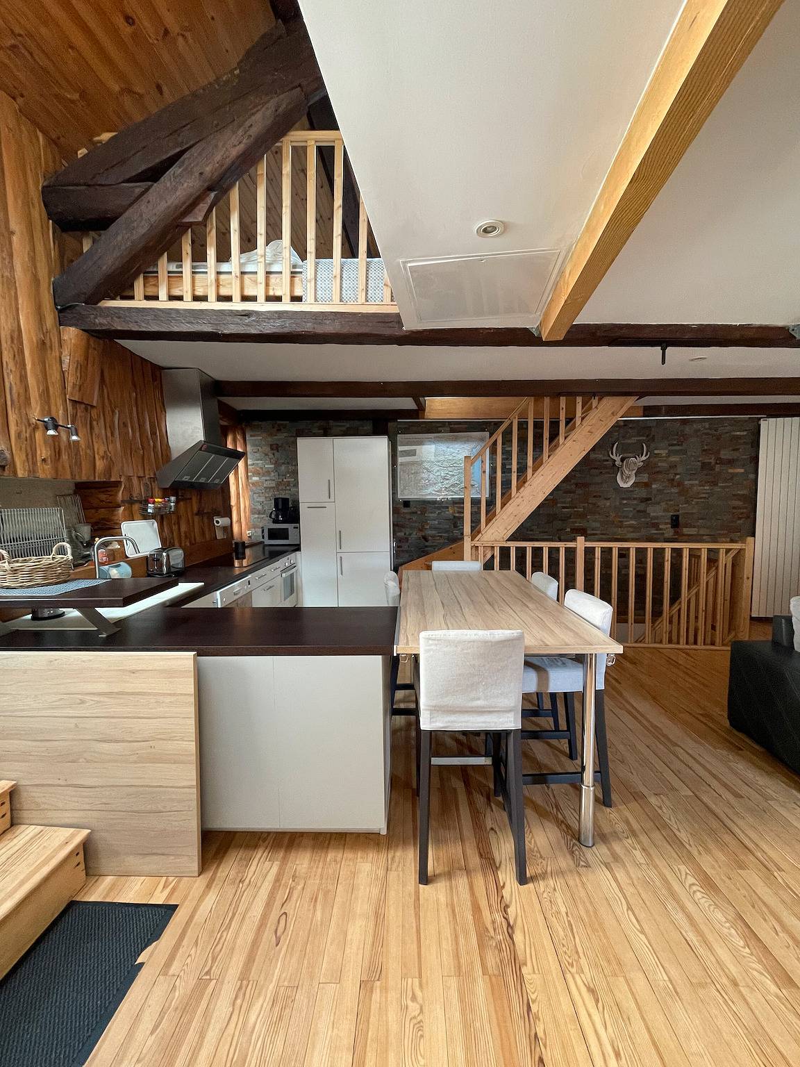 Casa de vacaciones 'Maison De Village' con terraza privada in Orgeix, Pirineos franceses
