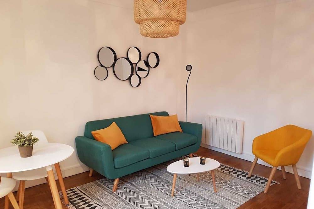 Entire apartment, Charming Apartment In The Very Center Of Fontainebleau in Fontainebleau, Seine-et-Marne
