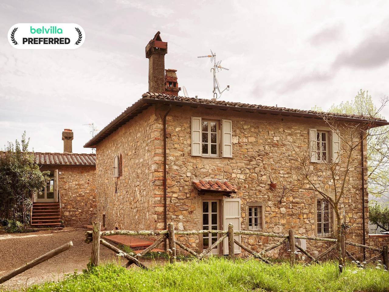 Villa in der Toskana mit Pool & Sportplatz in Poppi, Casentino