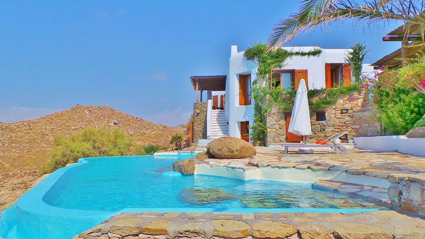 Villa Zenas with direct access to the sea in Mykonos